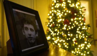 Shane Macgowan: Efforts Redoubled For Fairytale Of New York To Top Charts