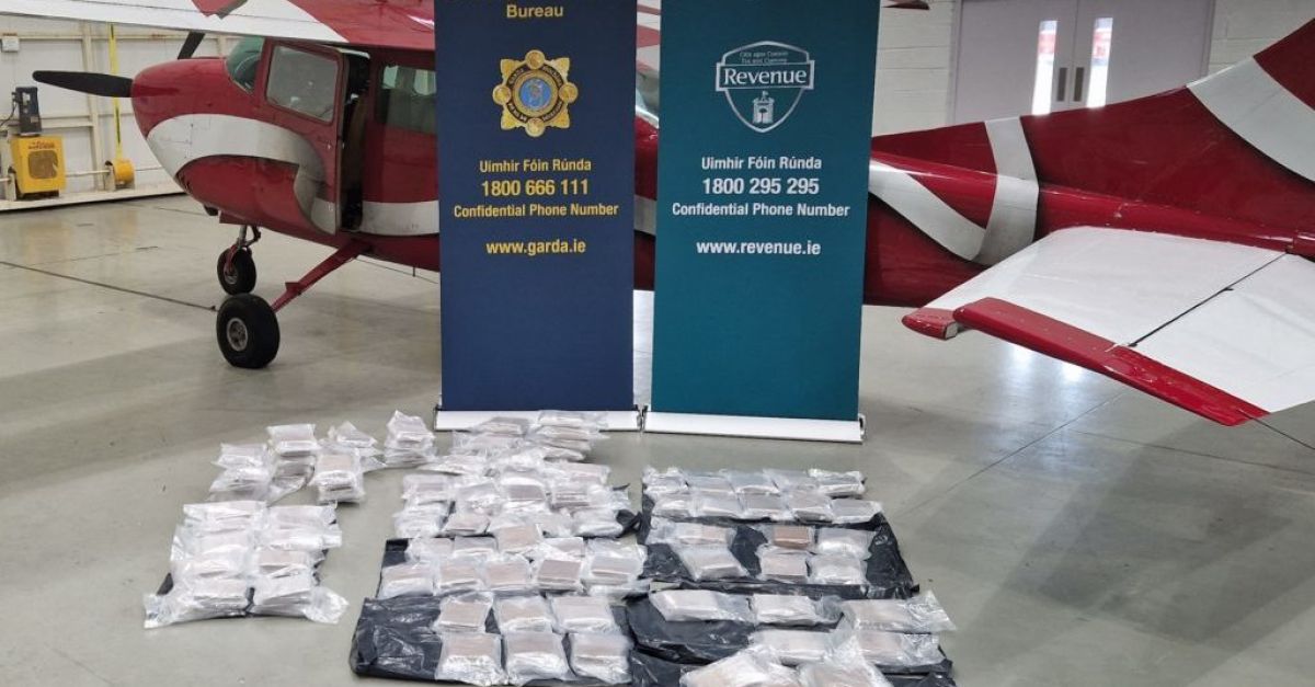 Гардаи конфискува хероин на стойност 8 милиона евро след прехващане на самолет на летище Уестън