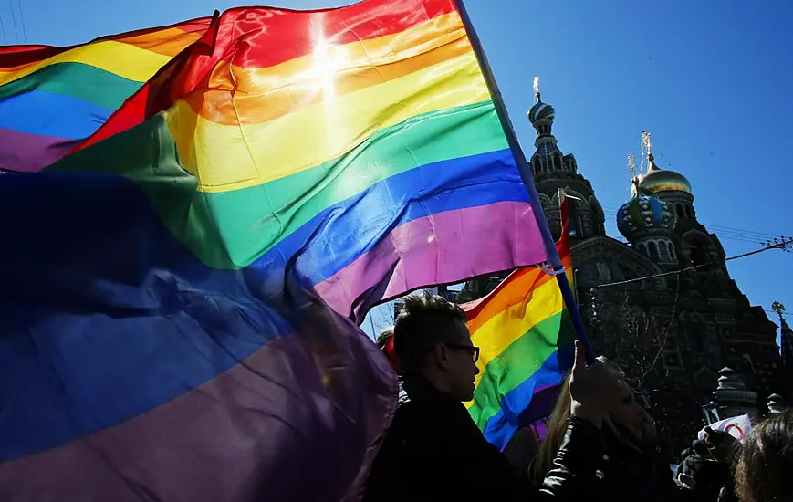 Police Raid Moscow Gay Bars After Court Labels Lgbt+ Movement ‘Extremist’