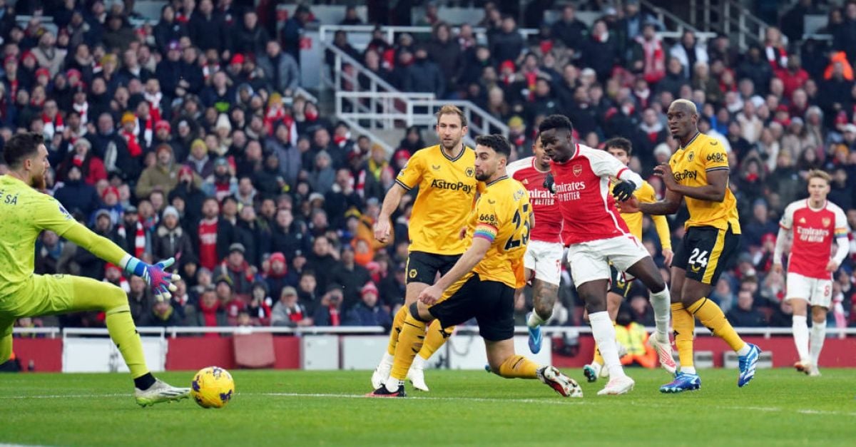 Букайо Сака и Мартин Одегард изстреляха Арсенал с четири точки преднина на върха на PL