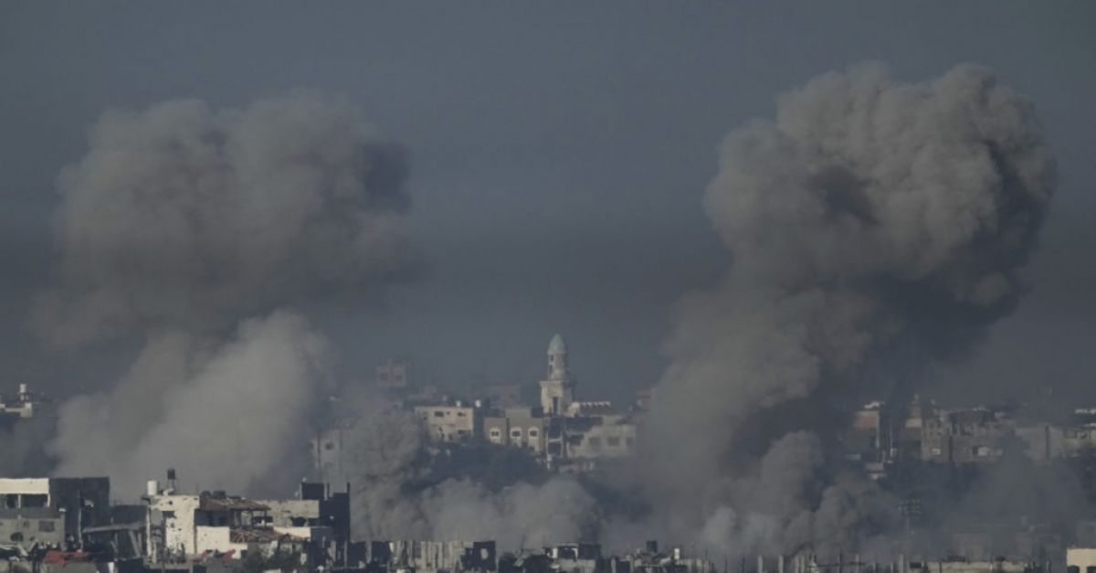 Израел разширява заповедите за евакуация, тъй като пренасочва офанзивата си към южната част на Газа