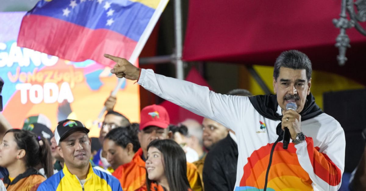 Венецуелците одобриха референдум свикан от правителството на президента Николас Мадуро
