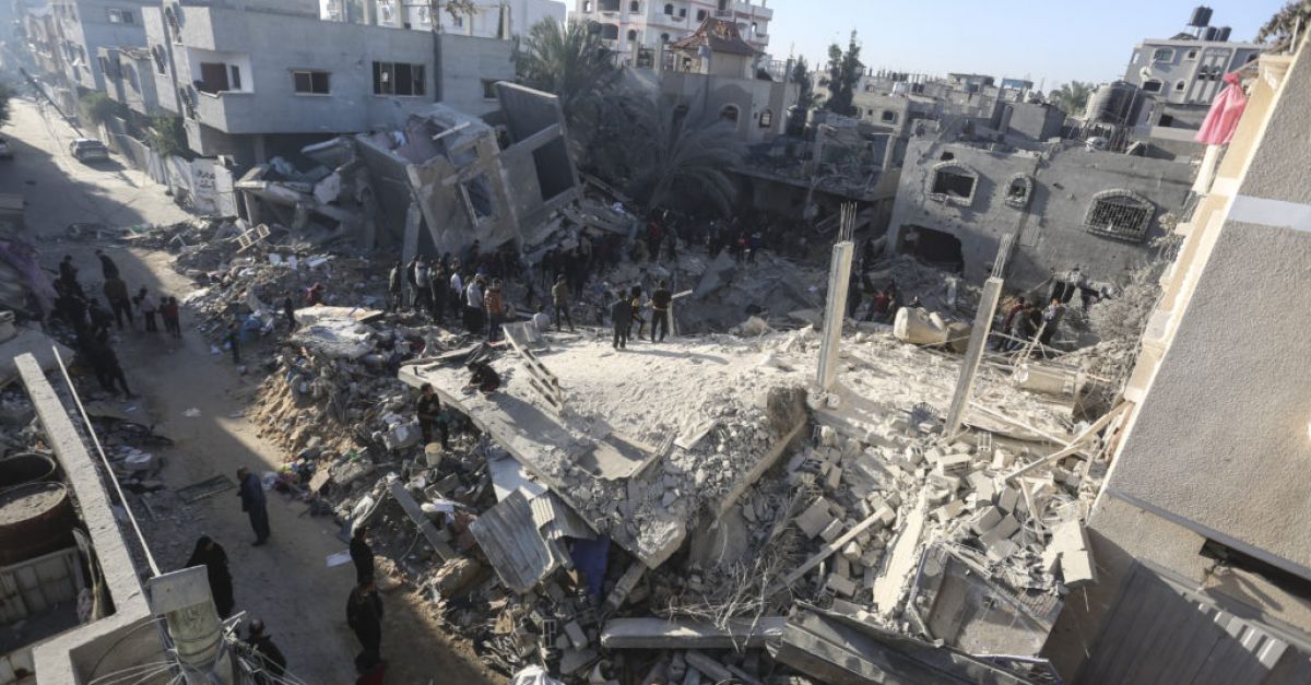 Израел нарежда масови евакуации, тъй като разширява офанзивата си в Ивицата Газа