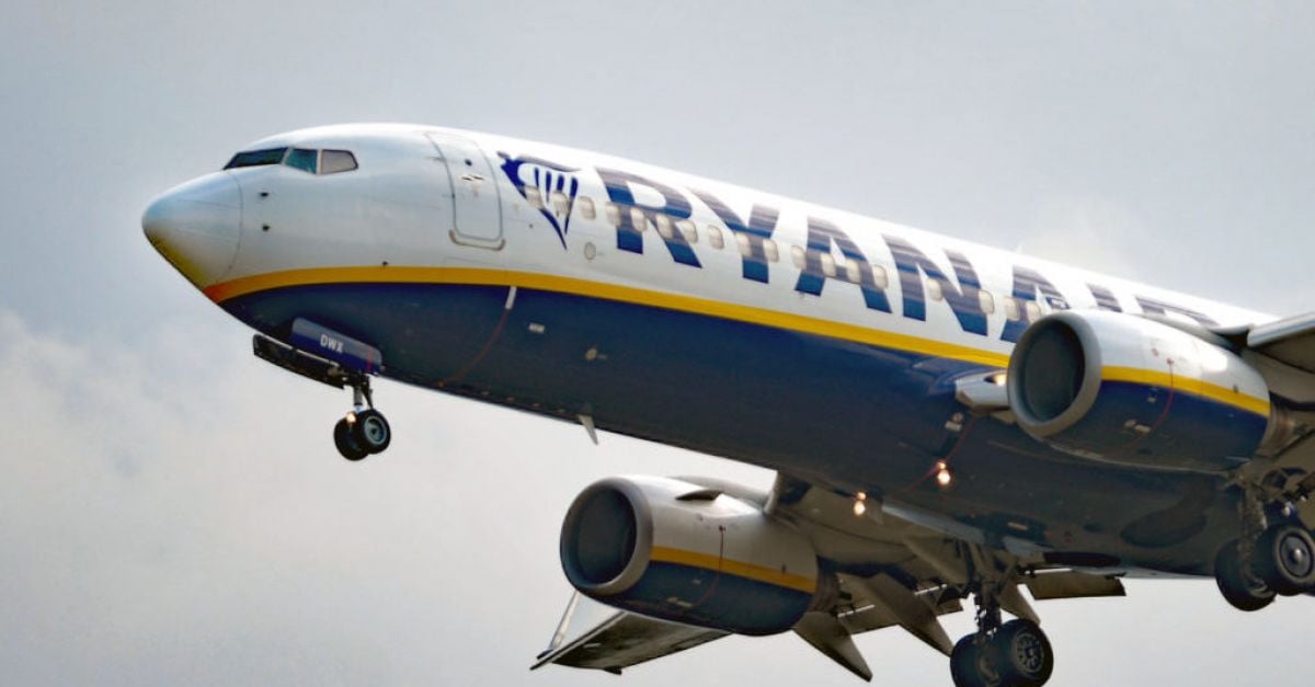 Нискотарифната авиокомпания Ryanair съобщи, че повече от 960 полета са