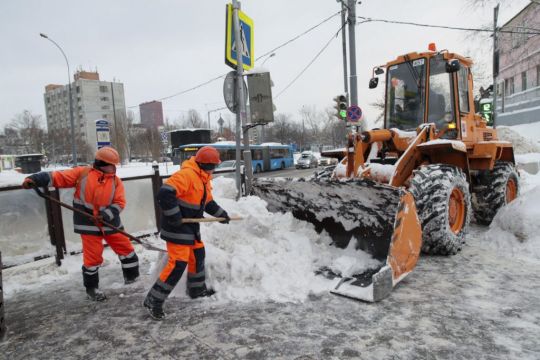 Disruption On Roads And At Airports As Moscow Hit By Heavy Snow