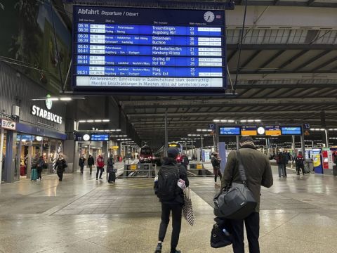 Munich Airport Suspends All Flights Due To Freezing Rain