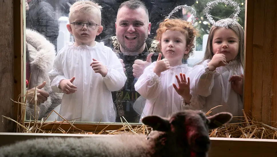 Lord Mayor Of Dublin Unveils Live Crib At Mansion House