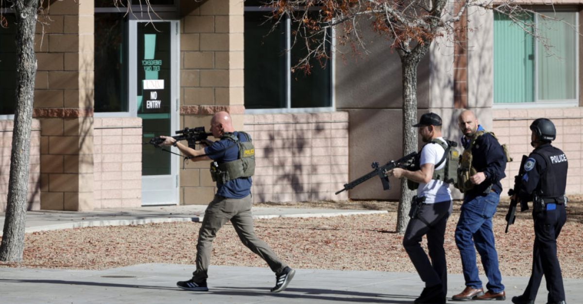 Трима души са убити и въоръжен мъж е убит при нападение в университет в Лас Вегас