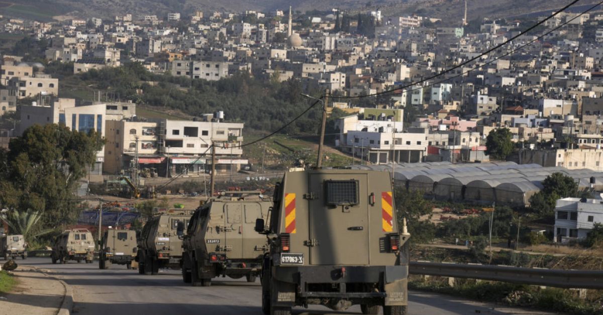 Израелските сили нахлуха в бежански лагер на окупирания Западен бряг