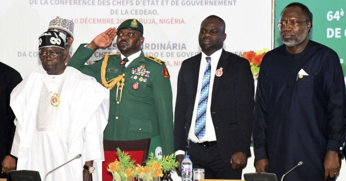 Западноафриканските лидери признават хунтата на Нигер, но казват, че санкциите ще останат