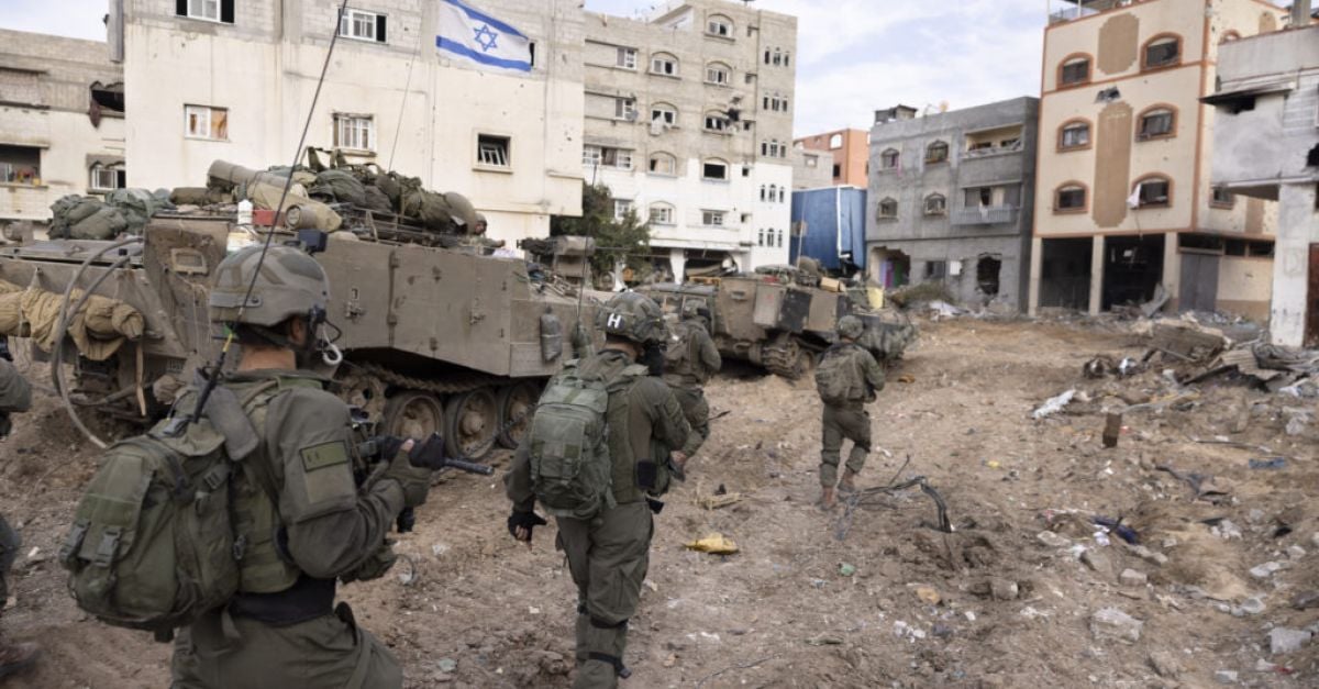 Израелските сили се биеха срещу палестински екстремисти в двата най-големи