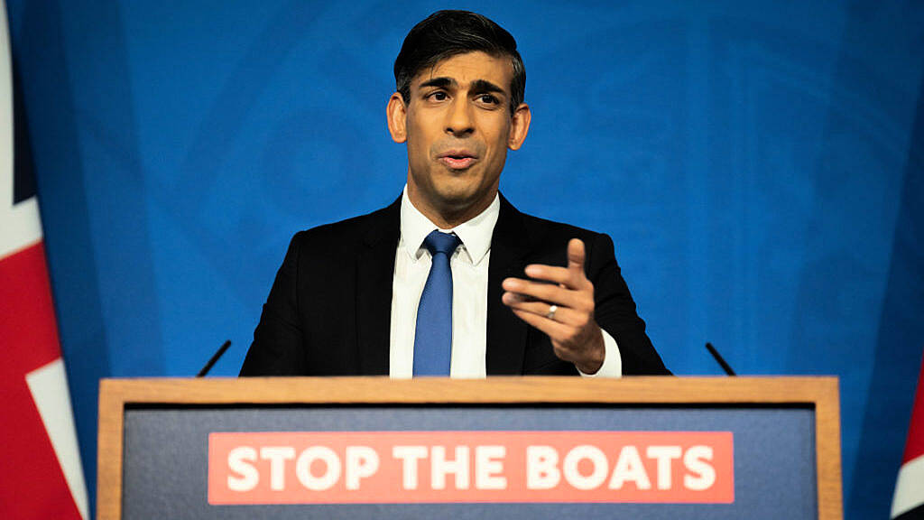 Rishi Sunak’s Rwanda plan boosted by backing from moderate group of Tory MPs