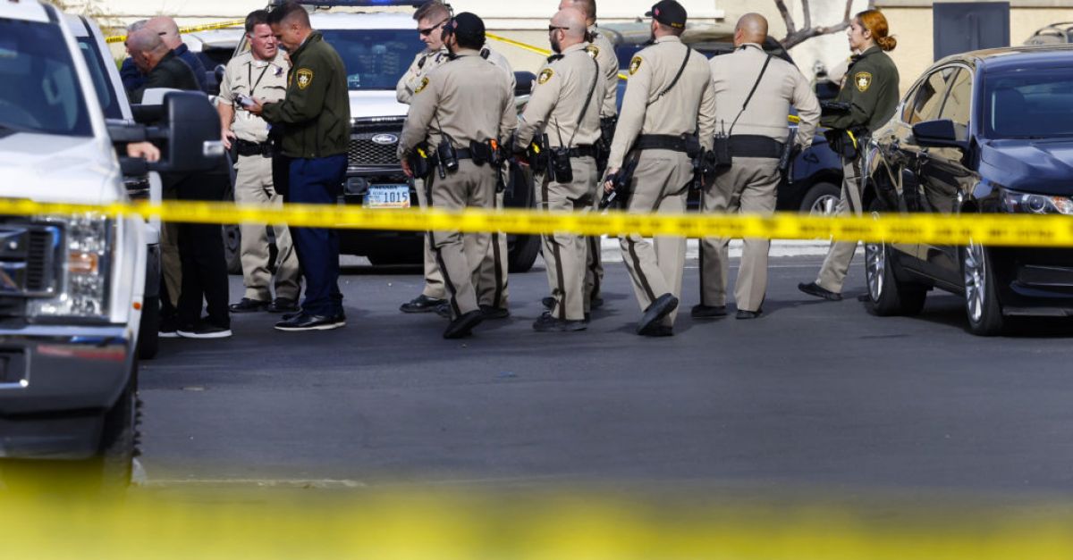 Мъж застреля жена и три деца, след това себе си, в апартамент в Лас Вегас
