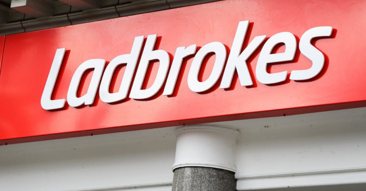 Шефът на собственика на Ladbrokes Entain се оттегли седмици след съдебно споразумение за предполагаем подкуп