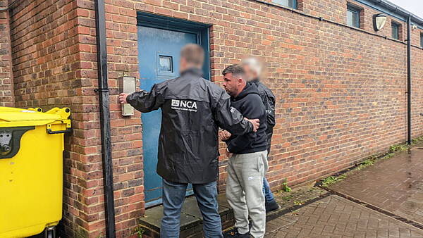 Carlow Nationalist — Suspected key Kinahan gangster extradited to UK - Vimarsana News