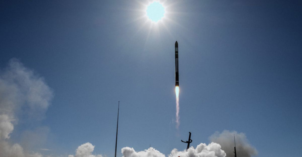 Rocket Lab изстреля японски сателит от комплекс в Нова Зеландия
