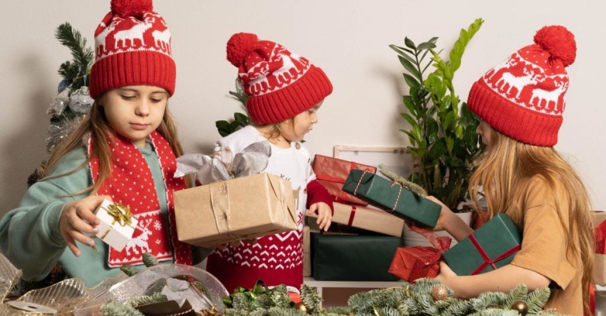 Шест начина да помогнете на детето си да се справи с културата на сравнение тази Коледа
