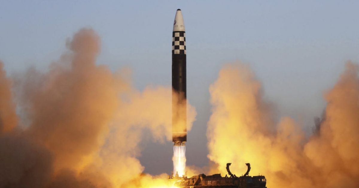 Южна Корея казва, че Северна Корея е изстреляла балистична ракета към нейните източни води