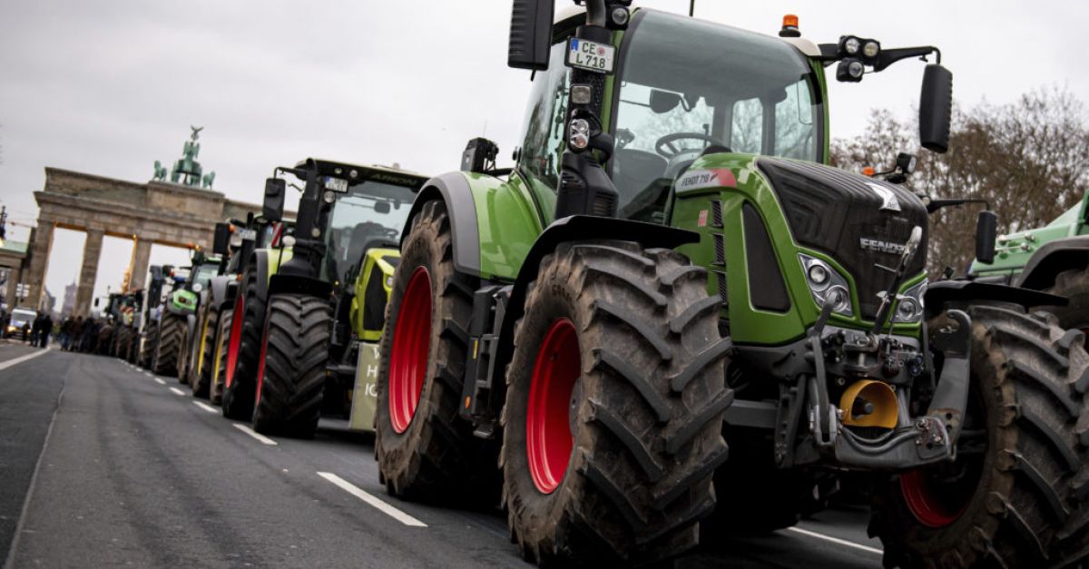 Трактори, закарани на протест пред Бранденбургската врата