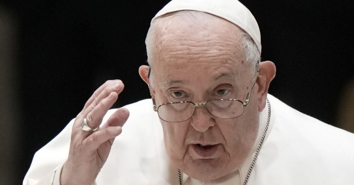 Папата използва коледния поздрав, за да помоли служителите на Ватикана да избягват „строги идеологии“