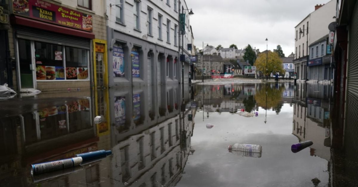 Предлагат се до 100 000 британски лири на фирми, засегнати от наводненията в Даун и Арма