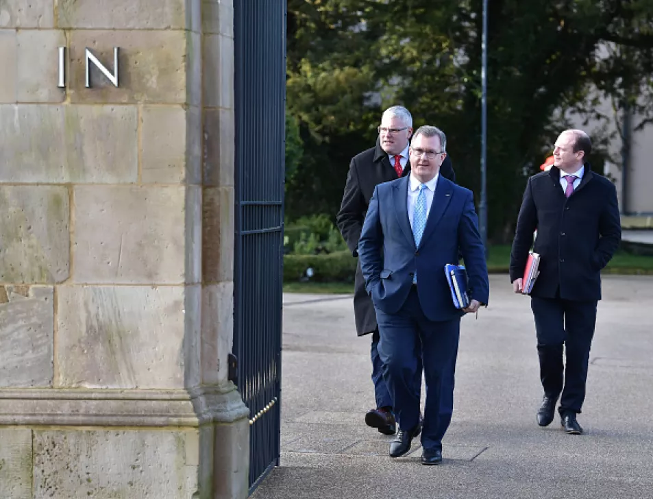 DUP recusa nova oferta do governo britânico para restaurar Stormont até o Natal