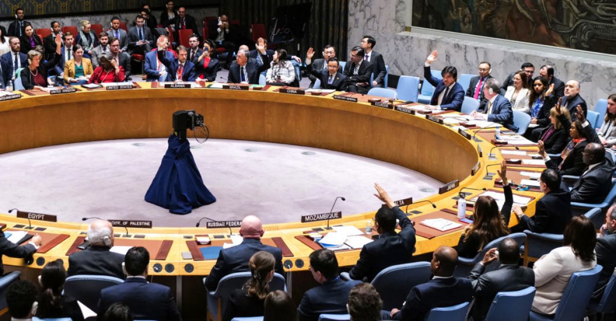 Съветът за сигурност на ООН действа за увеличаване на помощта за Газа, след като САЩ се въздържаха