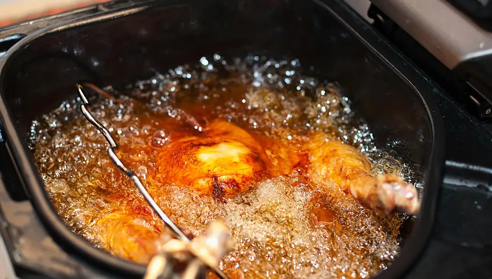 Warning Over Pouring Turkey Fat Down The Sink At Christmas