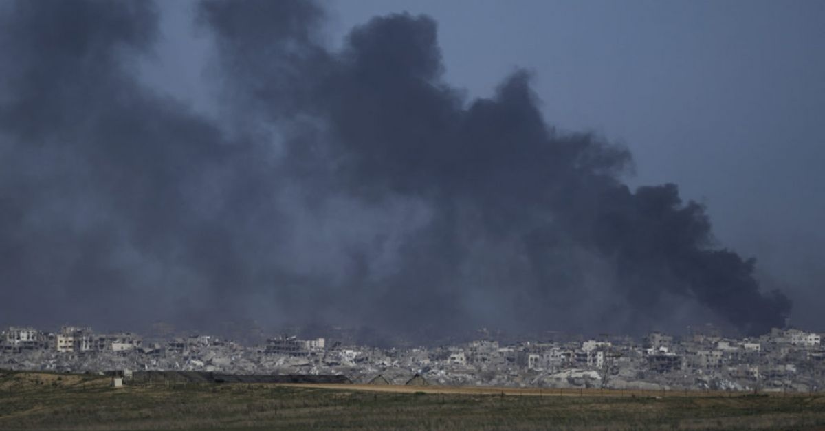 Израелските сили „бомбардират бежански лагери в Газа“, докато се очертава разширена сухопътна офанзива