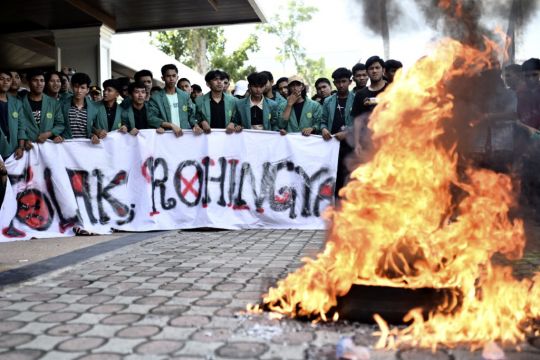 Students Call On Indonesian Government To Clamp Down On Refugee Arrivals