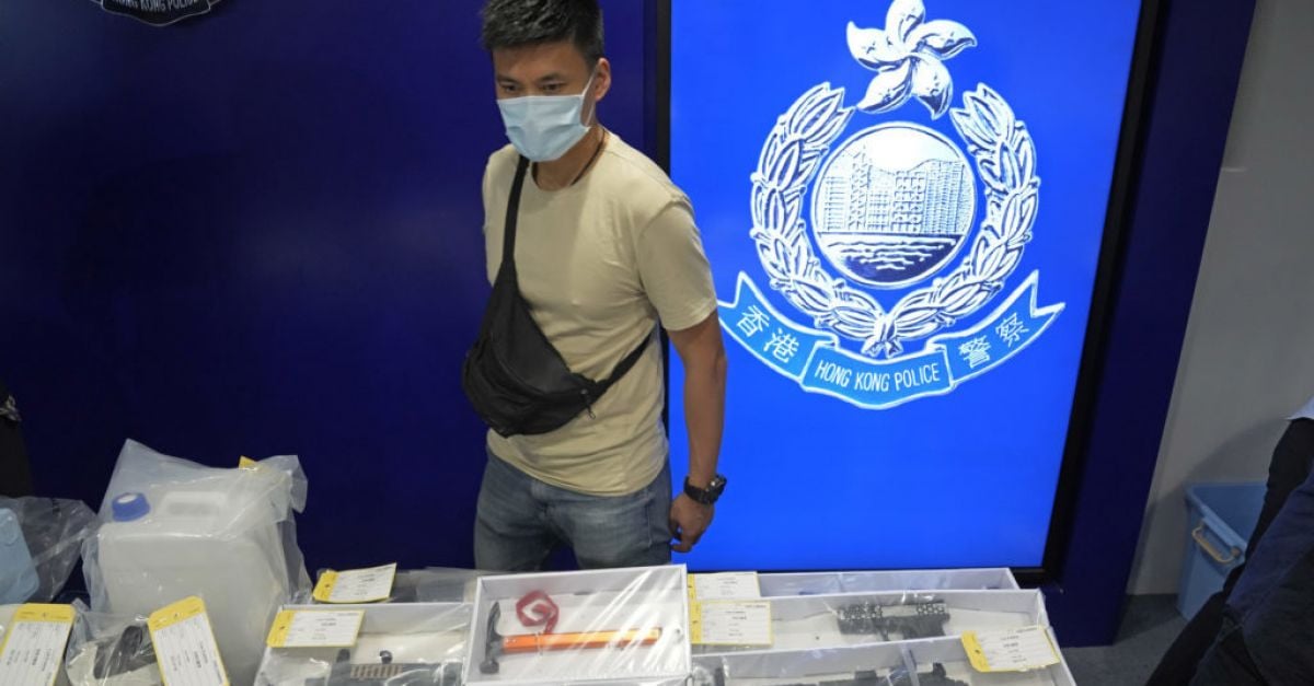 Тийнейджър осъден на шест години затвор, след като призна за заговор за бомба в Хонконг