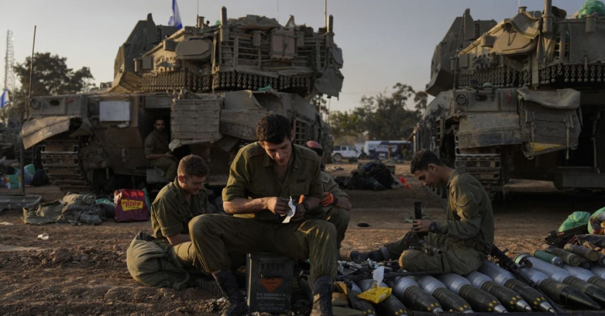 Хиляди израелски войници се изтеглят от ивицата Газа съобщиха военните