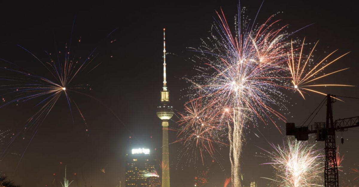 Берлин отбелязва Нова година с по-малко насилие от миналата година въпреки 390 ареста