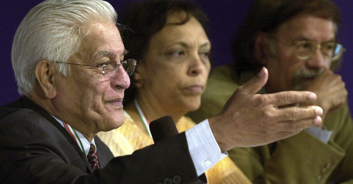 Първият министър-председател на Тринидад и Тобаго от индийски произход почина на 90-годишна възраст