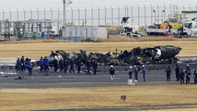 Japanese Officials Begin On-Site Inquiries After Fatal Crash At Tokyo Airport