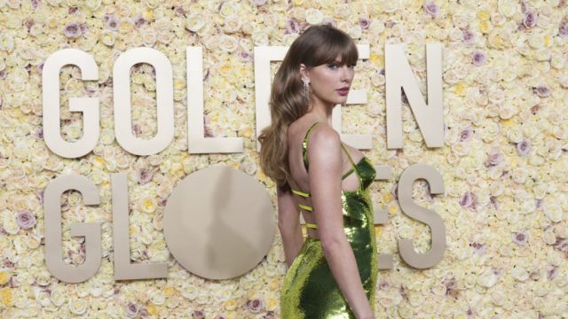 Taylor Swift Leads Trend For Slinky Shimmer On Golden Globes Red Carpet