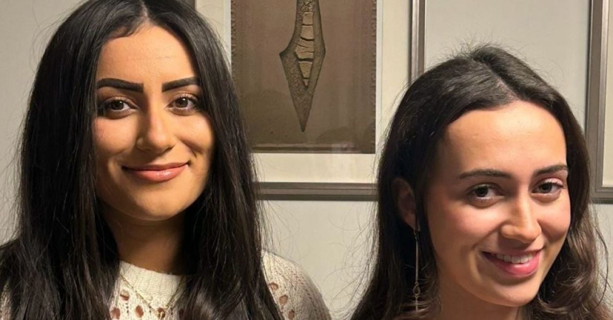Две ирландско палестински сестри изминават стотици километри в опит да съберат
