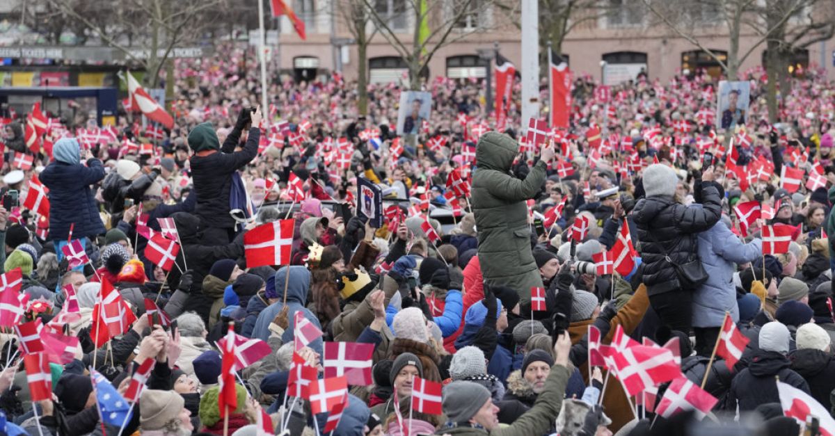 Хиляди хора се събраха в Копенхаген, за да станат свидетели