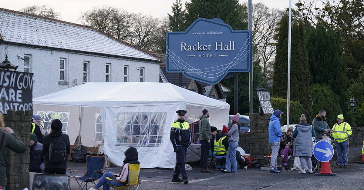 Gardaí accused of 'heavy-handed' approach towards protesters in Roscrea - Vimarsana News