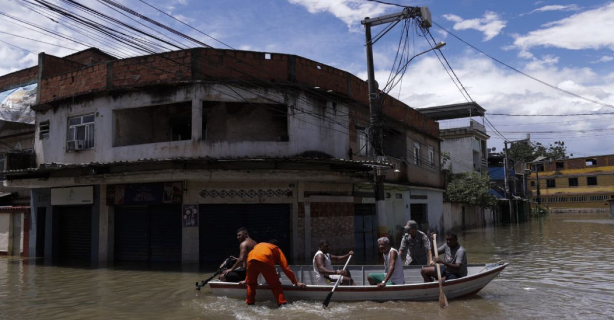 Квартали в бразилския щат Рио де Жанейро останаха наводнени в