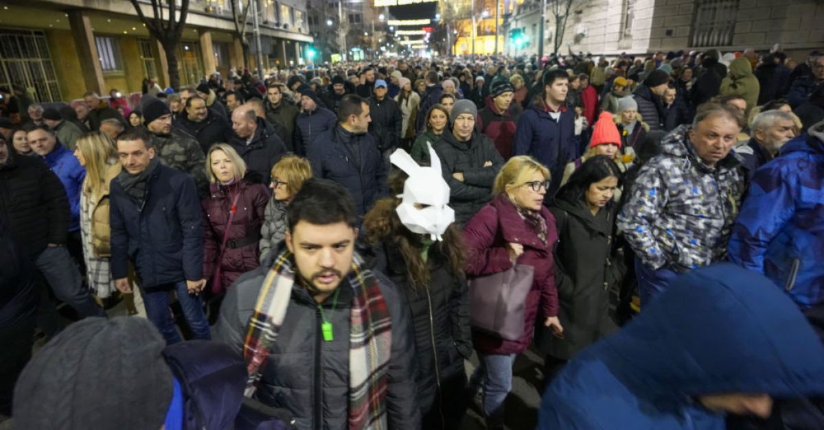 Поддръжниците на сръбската опозиция отново излязоха на улицата за да