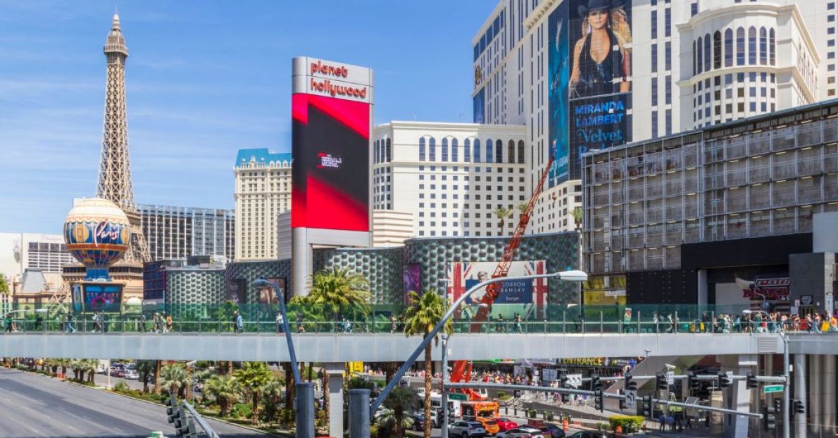 New Las Vegas Strip Law Threatens Jail Time for Walkers Who Stop