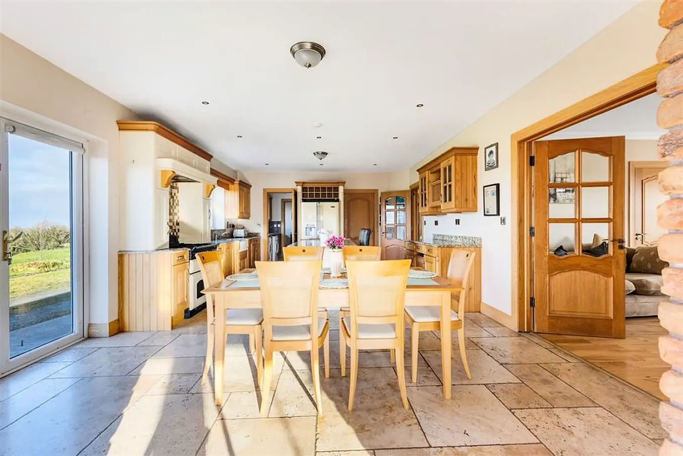 Kitchen/Dining Area