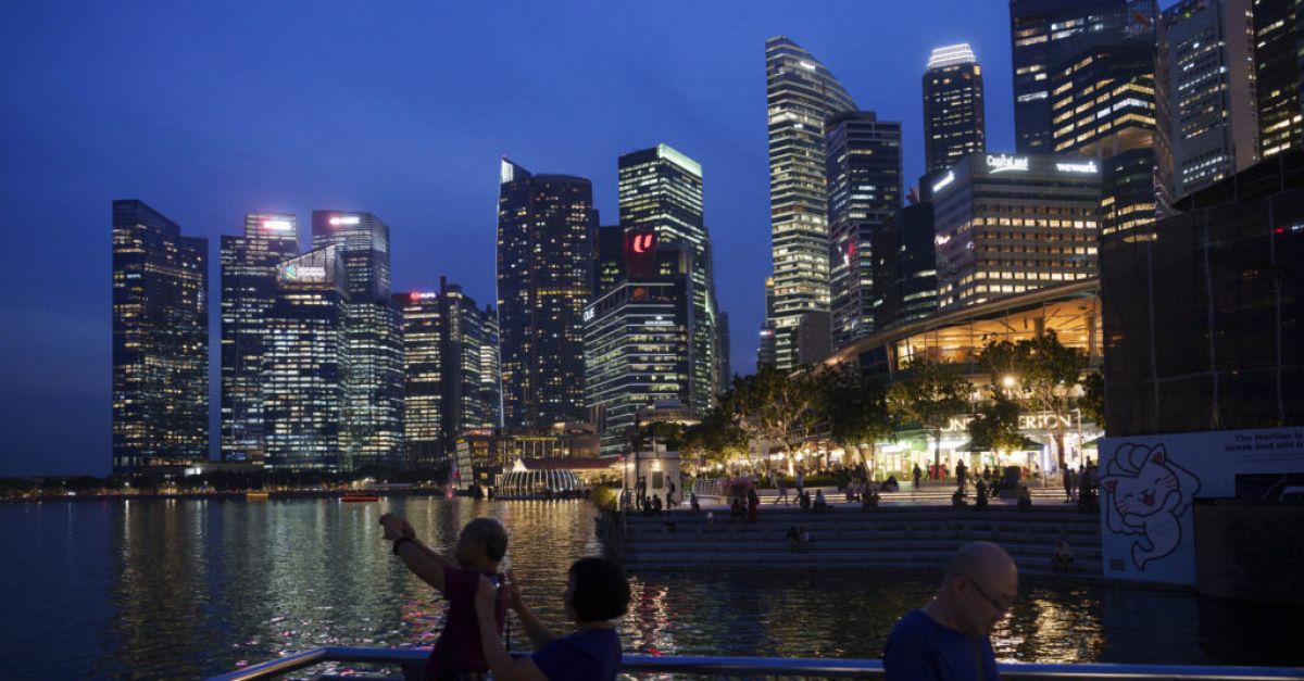 Министърът на транспорта на Сингапур е обвинен в получаване на билети за F1 като подкуп