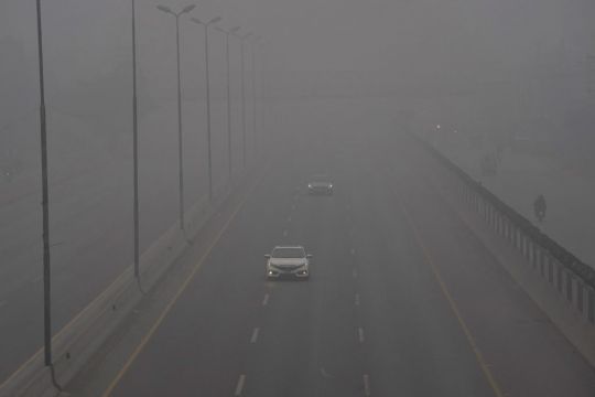 Toxic Smog Which Shrouds Lahore Poses Cross-Border Challenge In South Asia