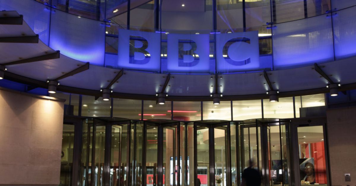 Даунинг стрийт отрича, че правителството на Обединеното кралство преследва програма срещу BBC