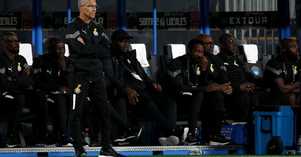 Треньорът на Гана Крис Хютън отново на огневата линия, тъй като напускането изглежда неизбежно