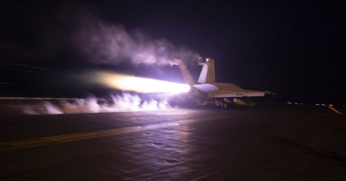 Американската армия удари три съоръжения в Ирак и две противокорабни