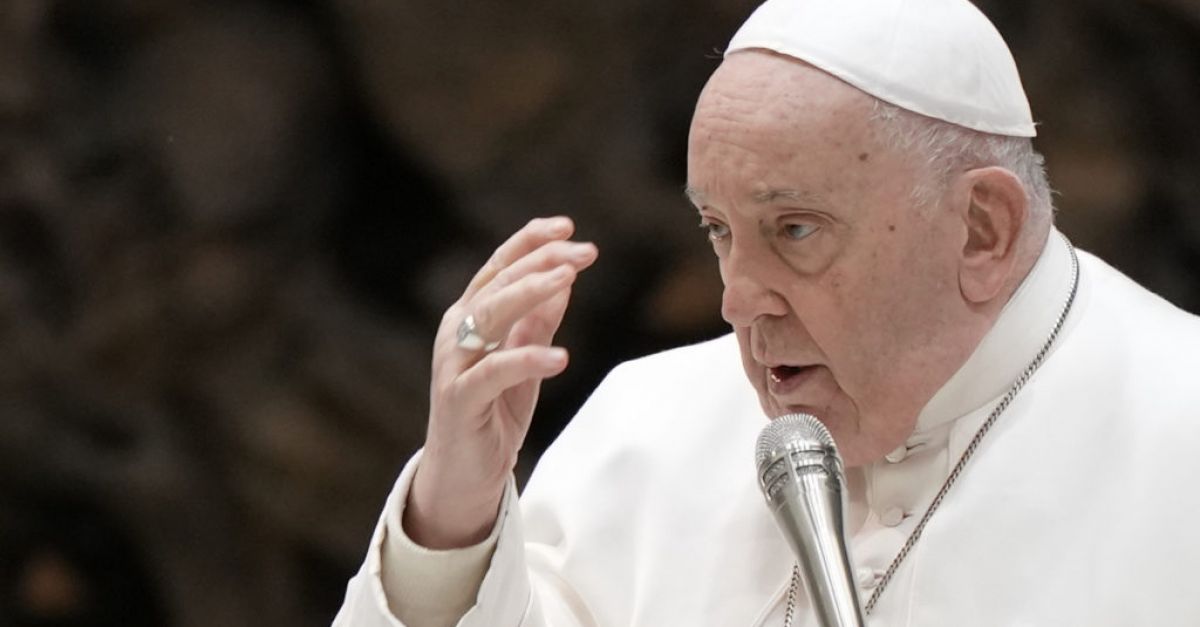 Папата припомни изтребването на милиони евреи, като призова за предстоящия