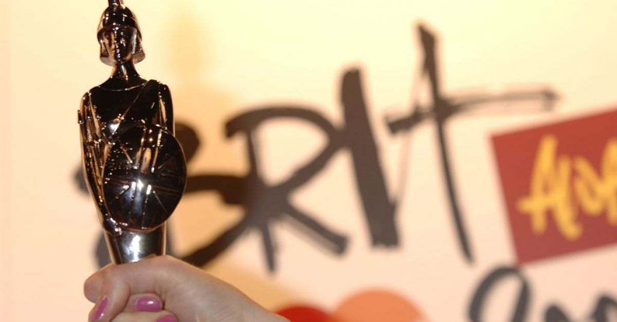 Британската певица и текстописец Рей помете номинациите за наградите Brit